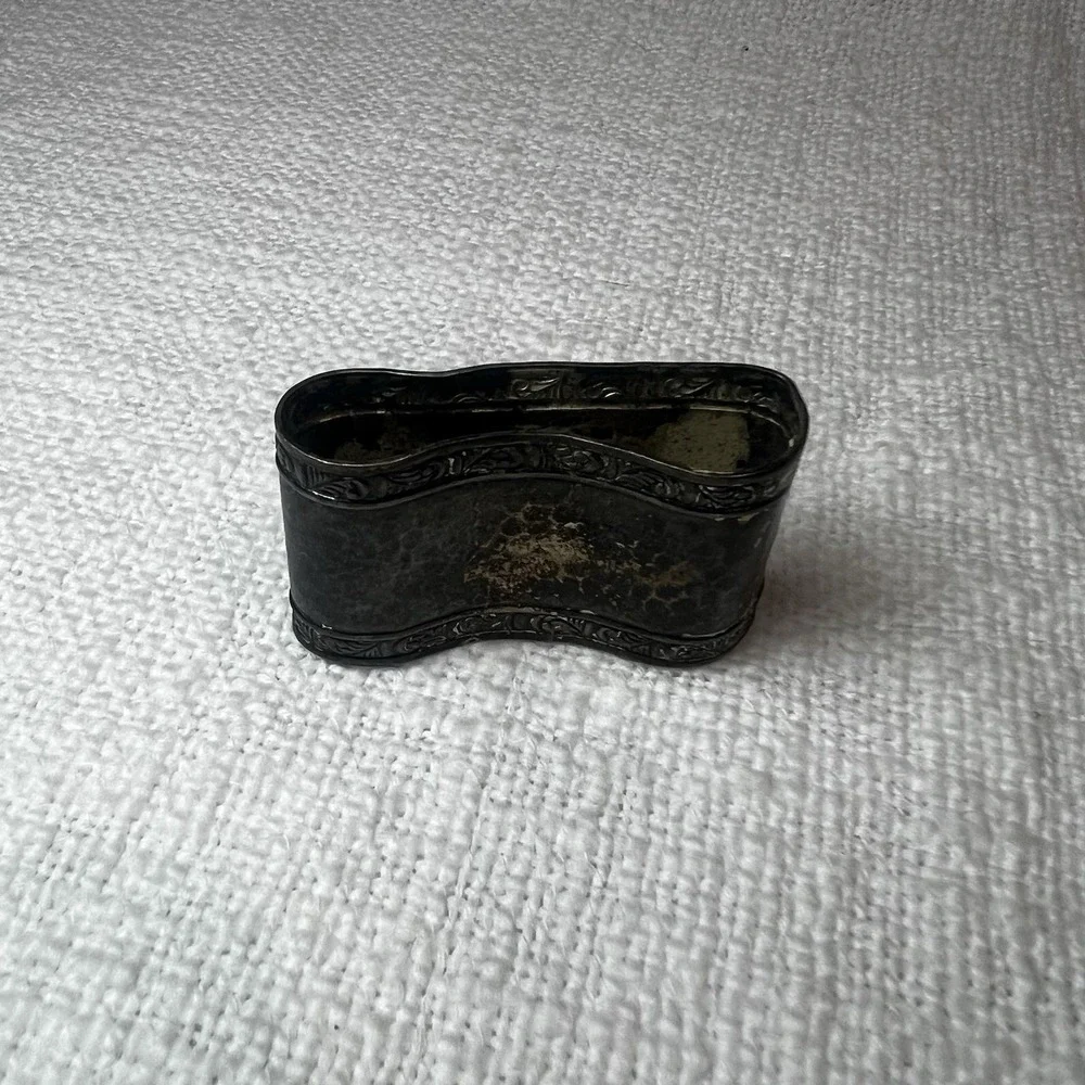 Vintage Silver Patina Hammered Detail‎ Edging Napkin Holder Antique Tablescape